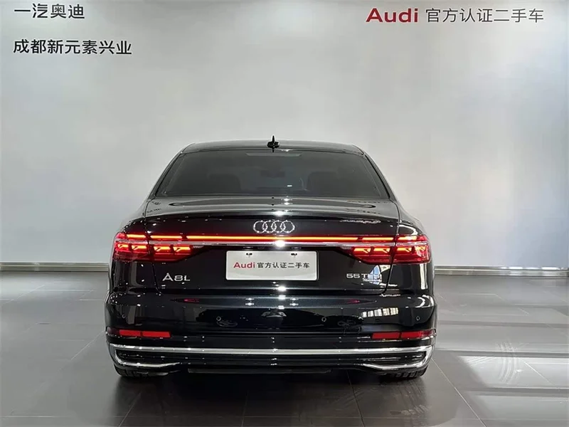 Audi A8 — фото 5