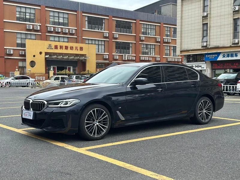 BMW 5-Series — фото 1