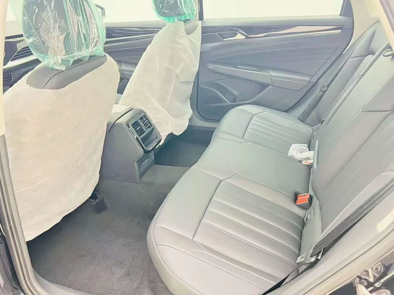 Volkswagen Passat — фото 12