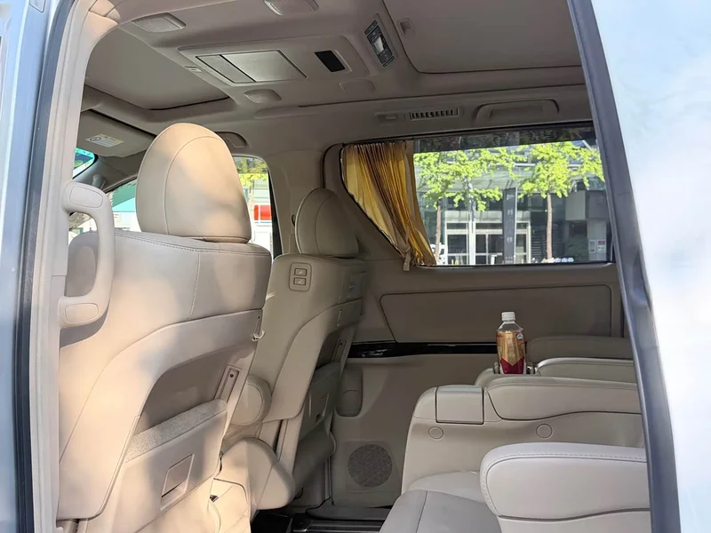 Toyota Alphard — фото 12