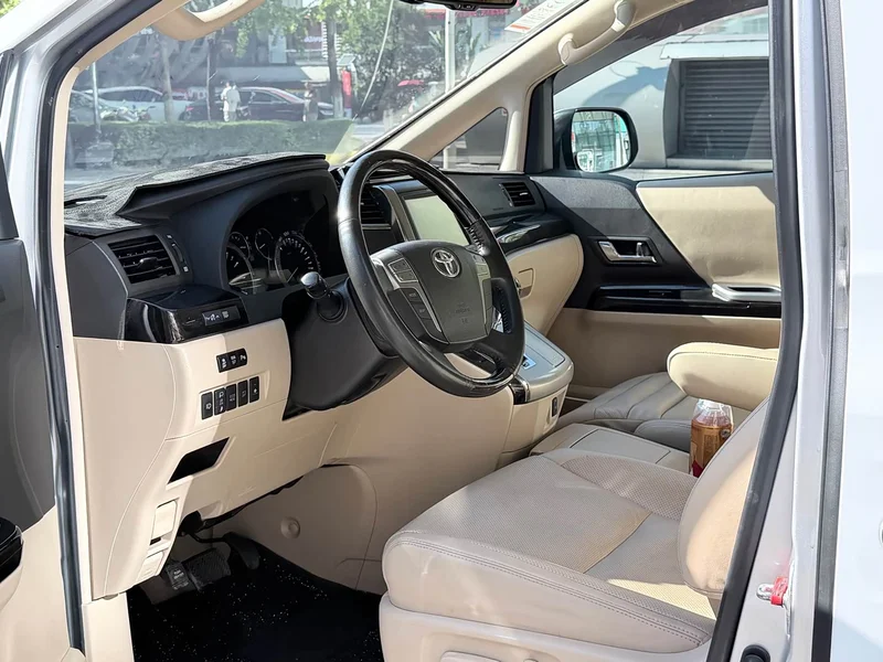 Toyota Alphard — фото 6