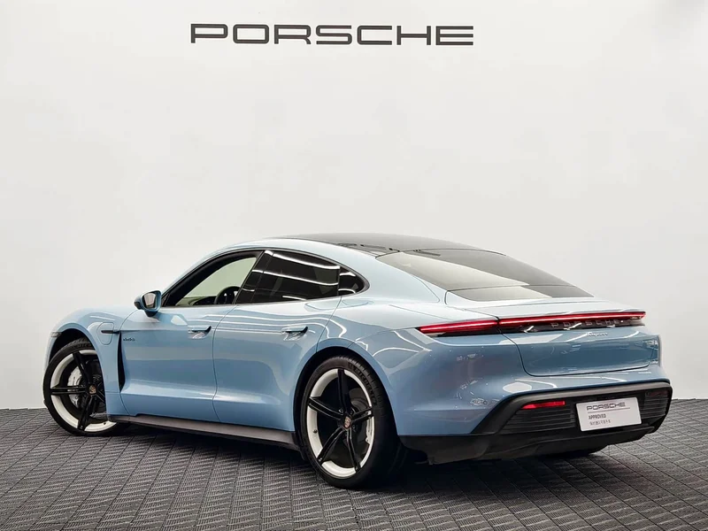 Porsche Taycan — фото 6