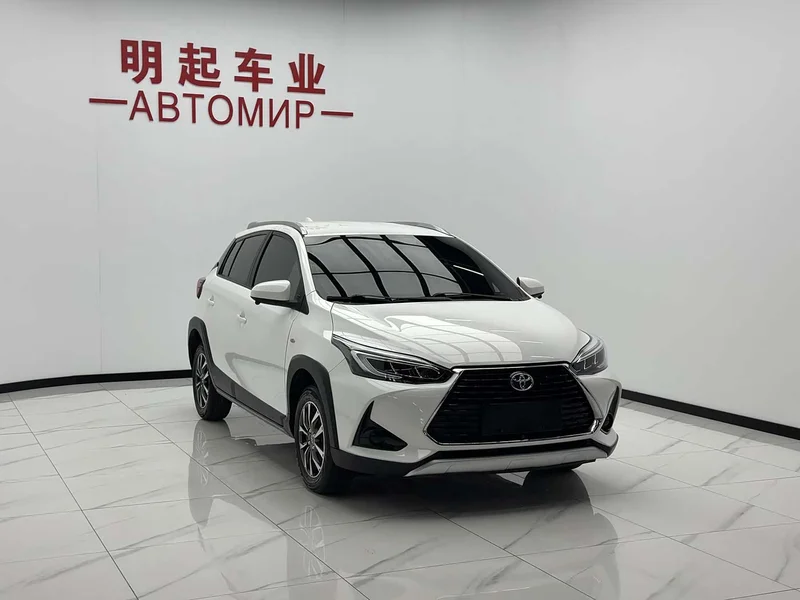 Toyota Yaris L — фото 3