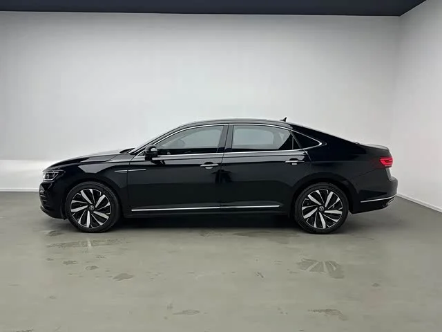 Volkswagen Passat — фото 3