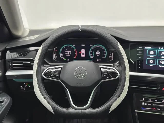 Volkswagen Passat — фото 8