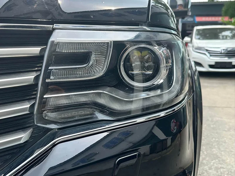 Lincoln Navigator — фото 14