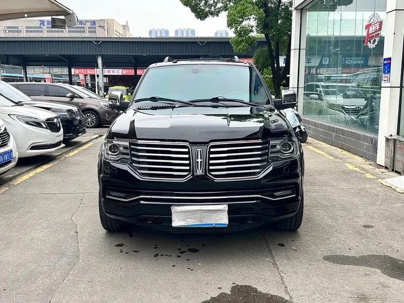 Lincoln Navigator — фото 2
