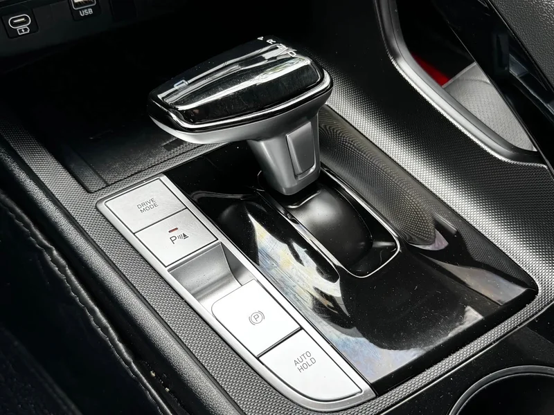 Hyundai Elantra — фото 16