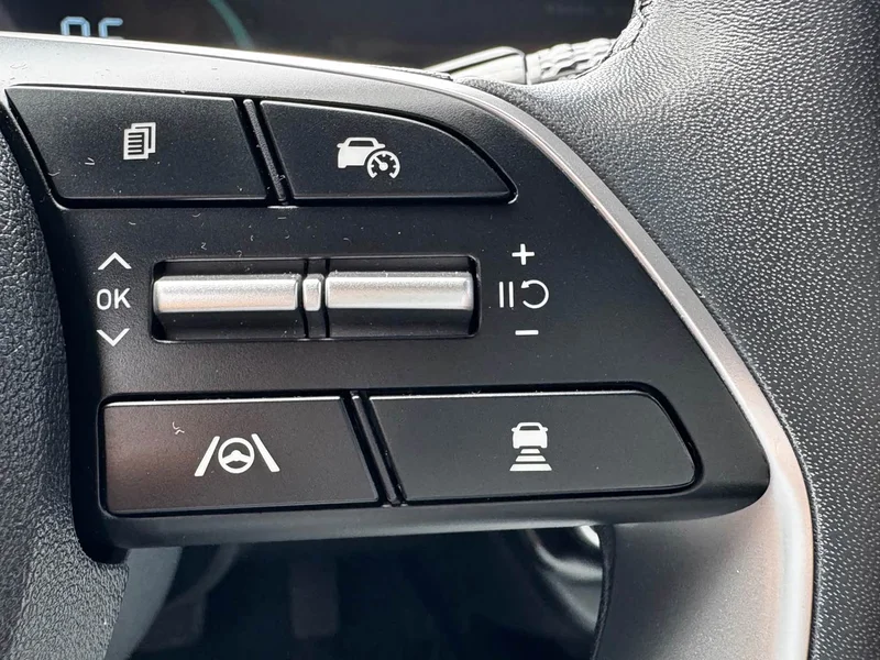 Hyundai Elantra — фото 17