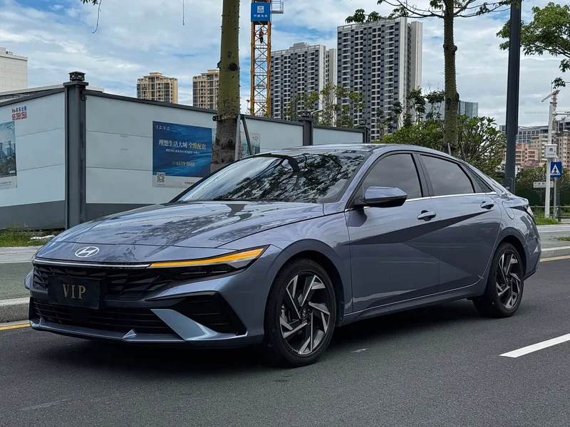 Hyundai Elantra — фото 2