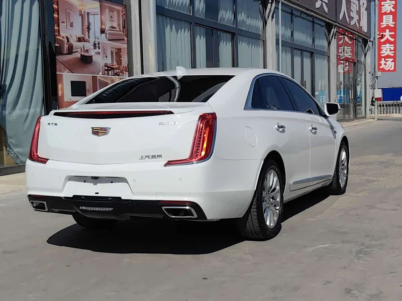 Cadillac XTS — фото 4