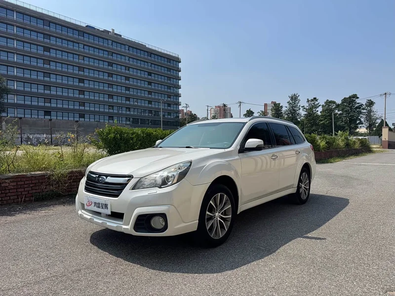 Subaru Outback — фото 1