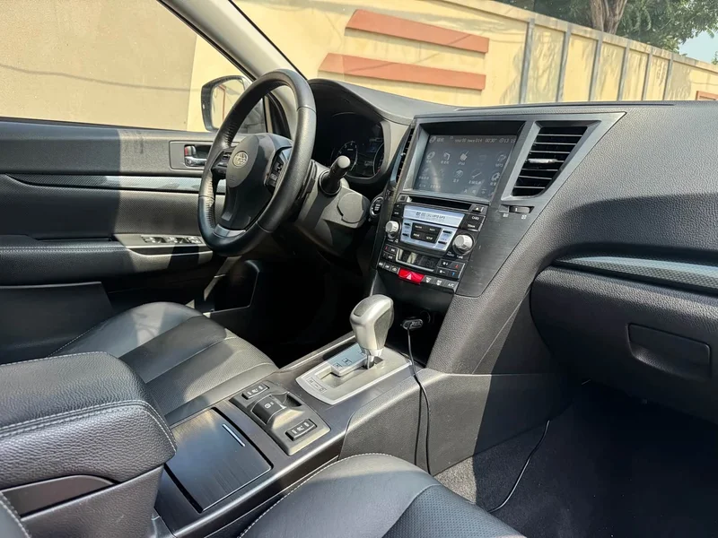Subaru Outback — фото 15