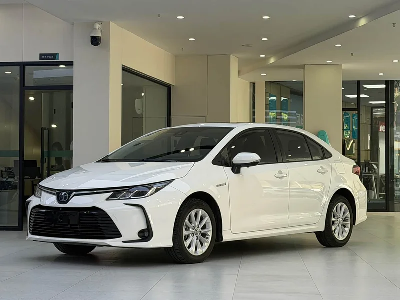 Toyota Corolla — фото 1