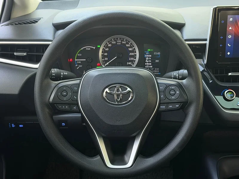 Toyota Corolla — фото 8
