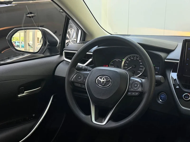 Toyota Corolla — фото 9