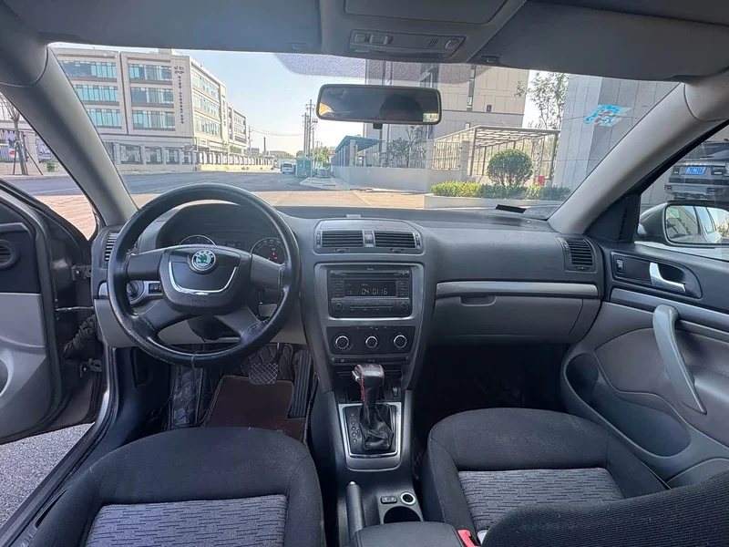 Volkswagen Octavia — фото 8