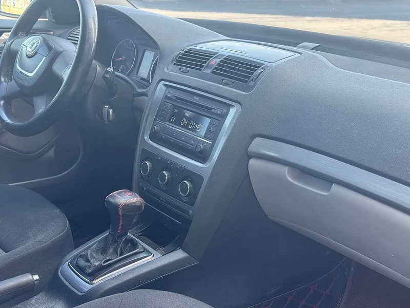 Volkswagen Octavia — фото 9
