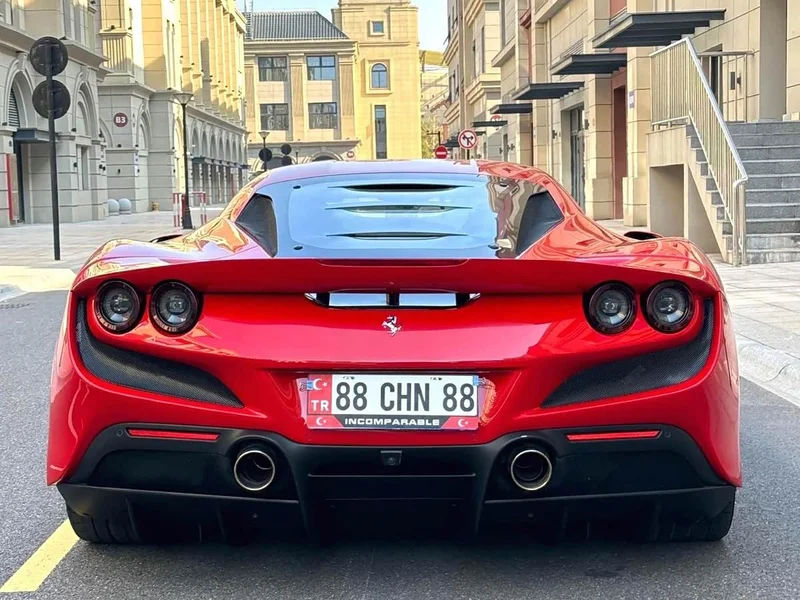 Ferrari F8 — фото 11