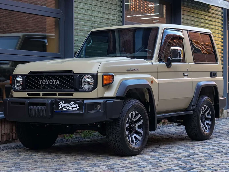 Toyota Land Cruiser (Imported) — фото 1