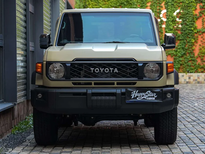 Toyota Land Cruiser (Imported) — фото 11