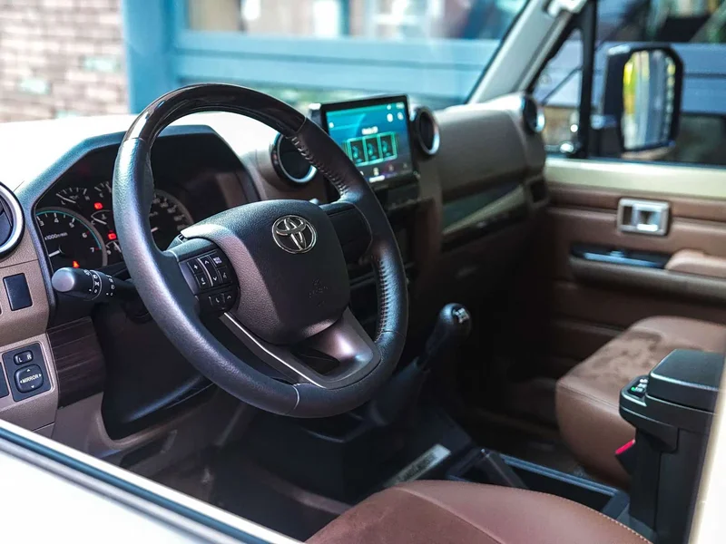 Toyota Land Cruiser (Imported) — фото 12
