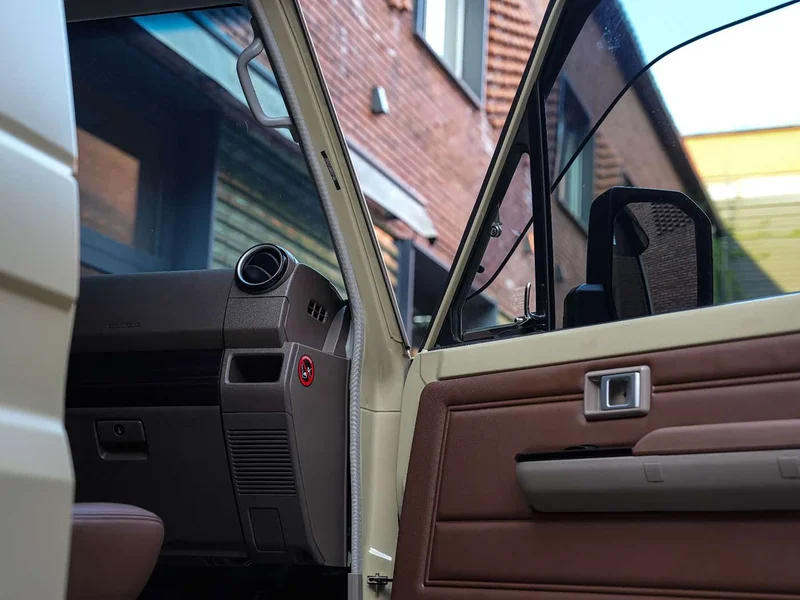 Toyota Land Cruiser (Imported) — фото 14