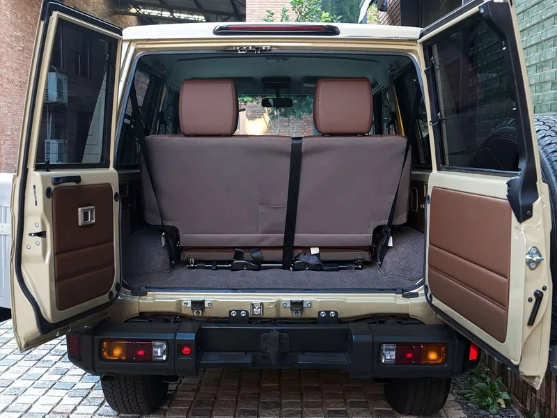 Toyota Land Cruiser (Imported) — фото 7