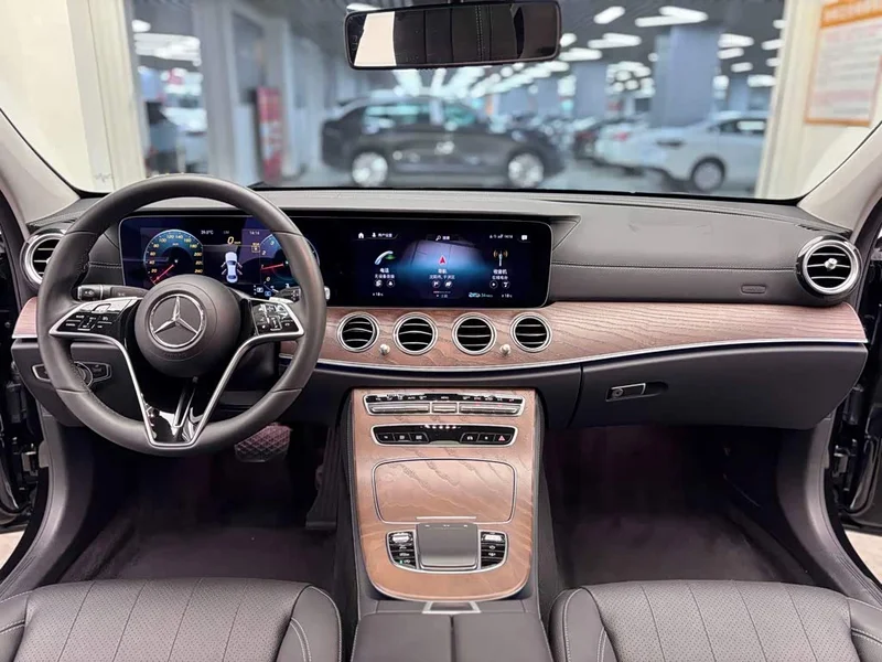 Mercedes-Benz E-Class — фото 10