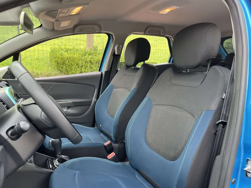Kia Carens — фото 17