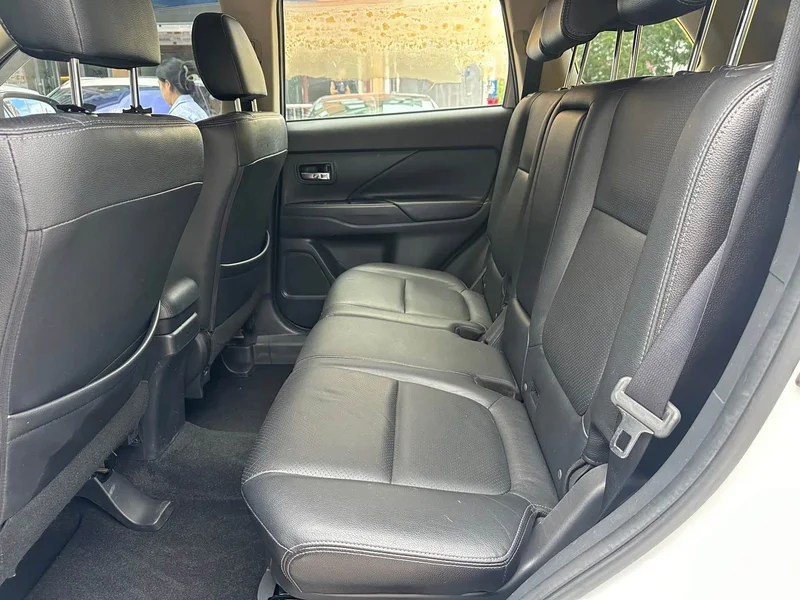 Mitsubishi Outlander — фото 11