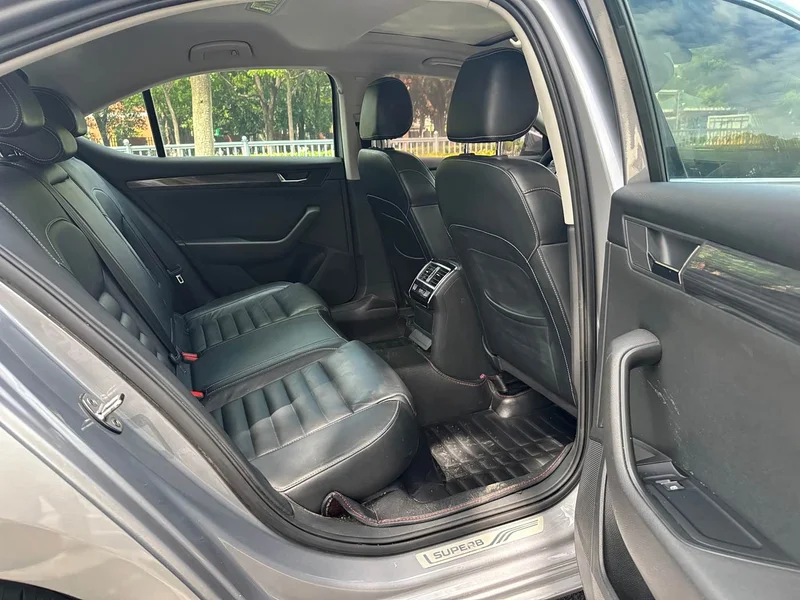 Skoda Superb — фото 14