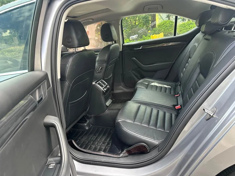 Skoda Superb — фото 16