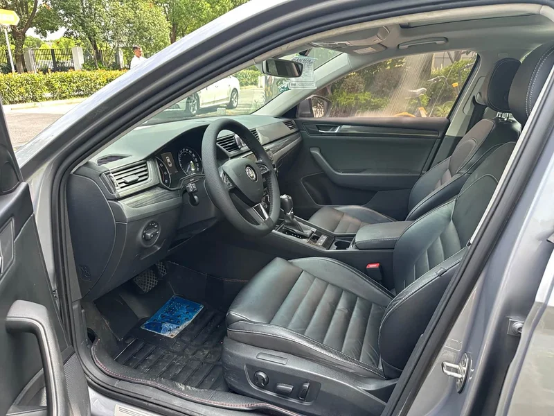 Skoda Superb — фото 10