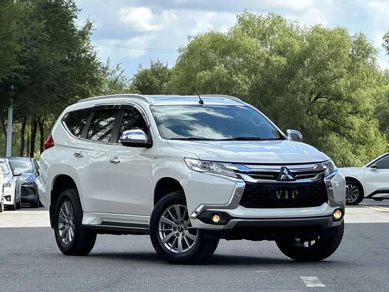Mitsubishi Pajero Sport (Imported) — фото 3