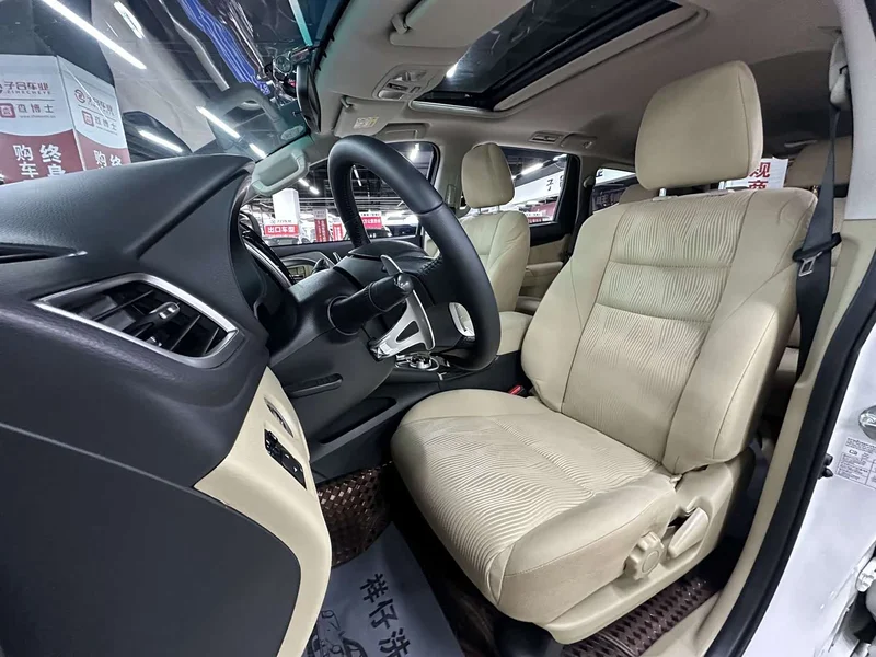 Mitsubishi Pajero Sport (Imported) — фото 32