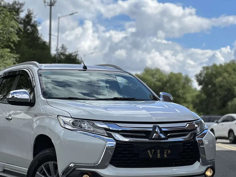 Mitsubishi Pajero Sport (Imported) — фото 10