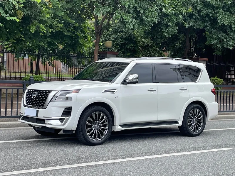 Nissan Patrol — фото 1