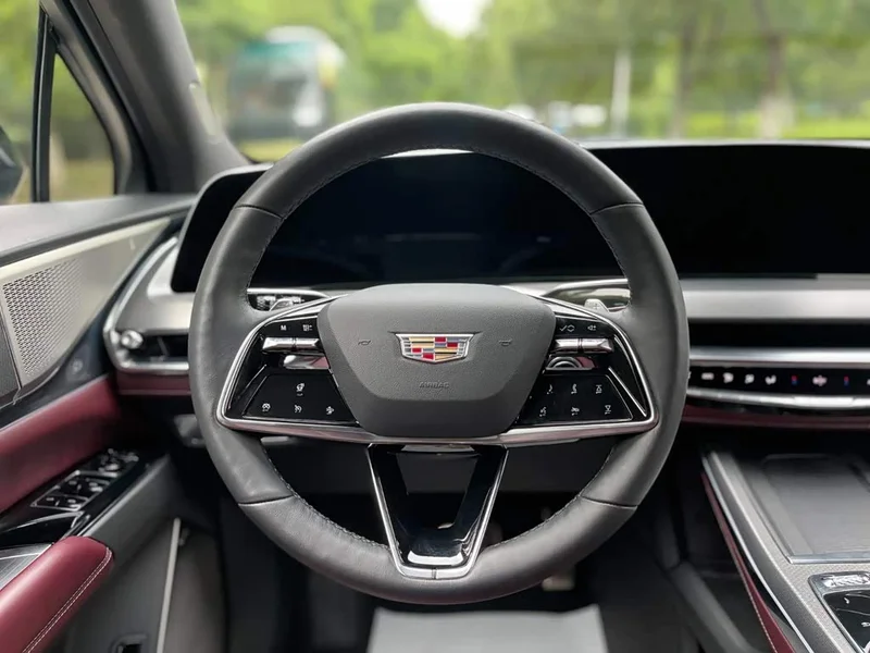 Cadillac XT5 — фото 19