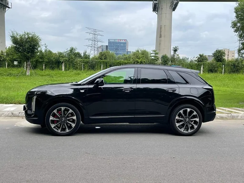 Cadillac XT5 — фото 10