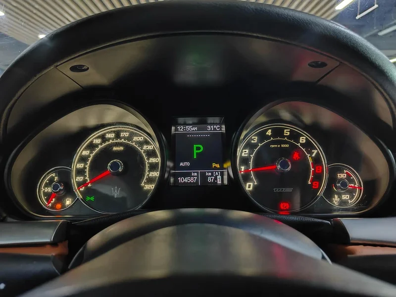 Maserati GranTurismo — фото 13