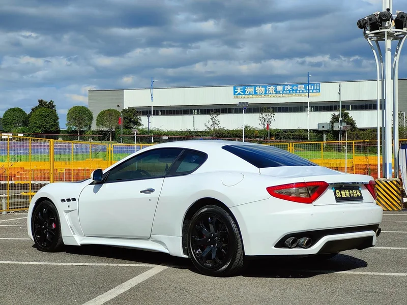 Maserati GranTurismo — фото 6