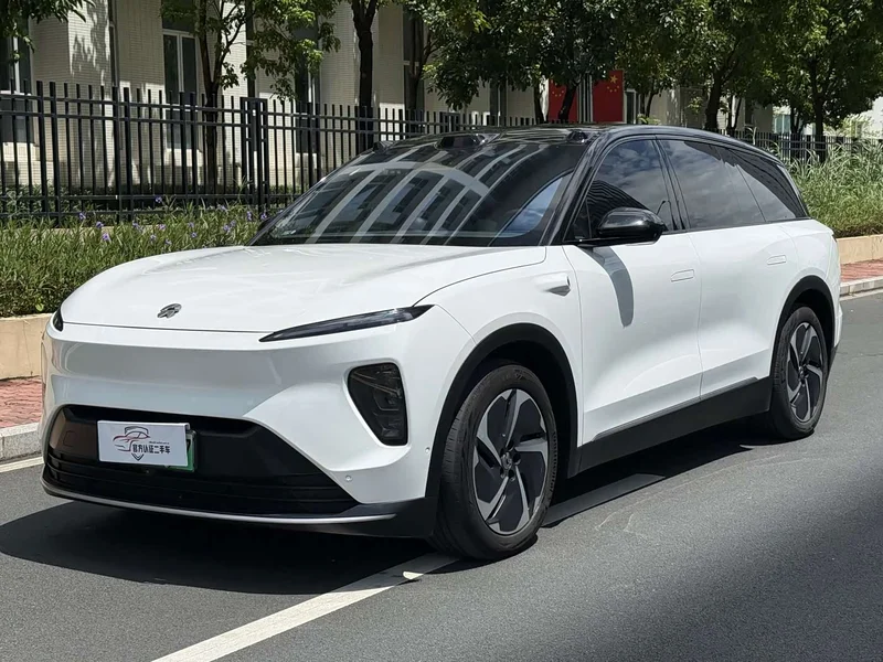 NIO ES8