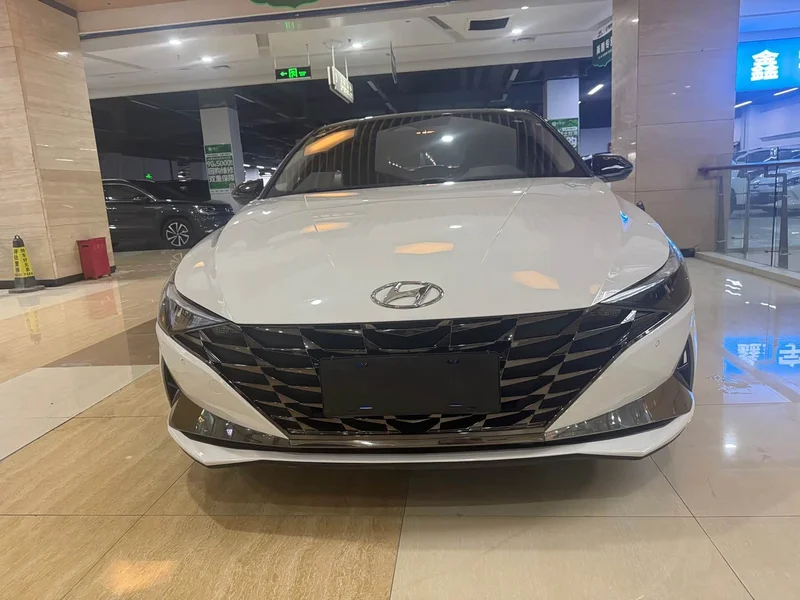 Hyundai Elantra — фото 9