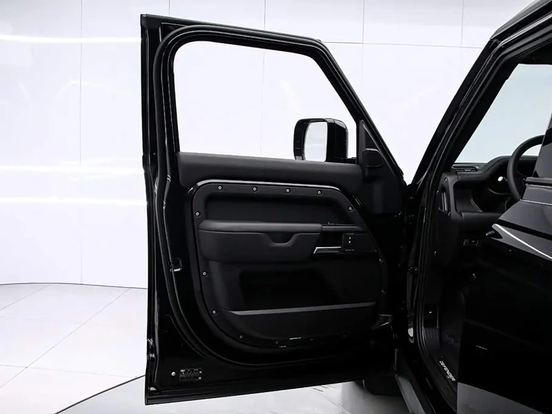 Land Rover Defender — фото 12