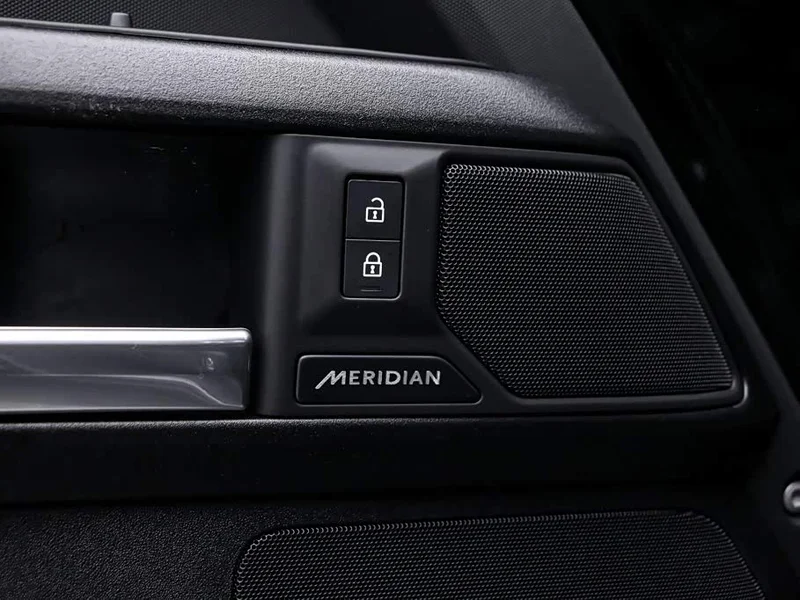 Land Rover Defender — фото 13