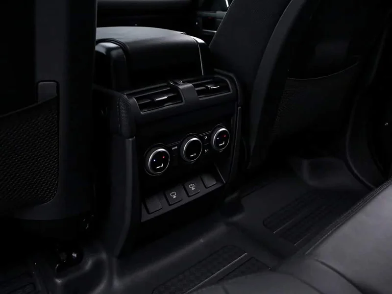 Land Rover Defender — фото 17