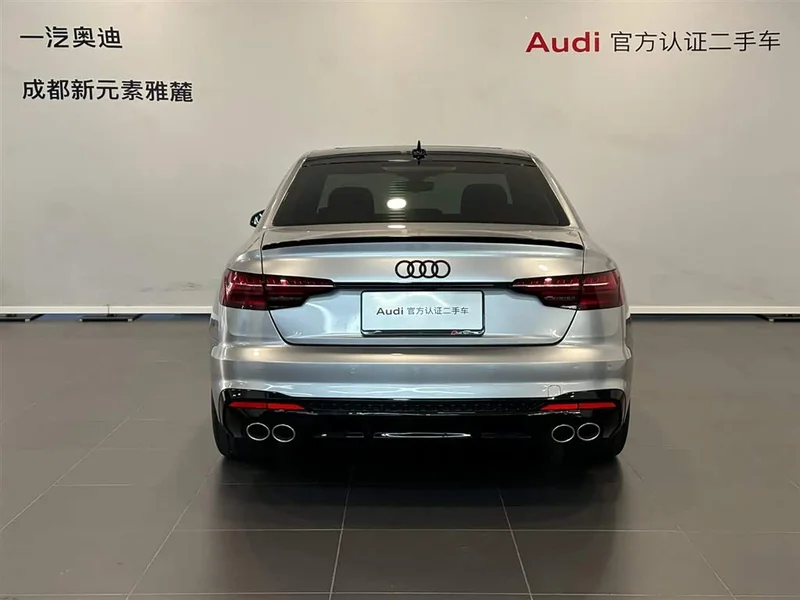Audi A4L — фото 5