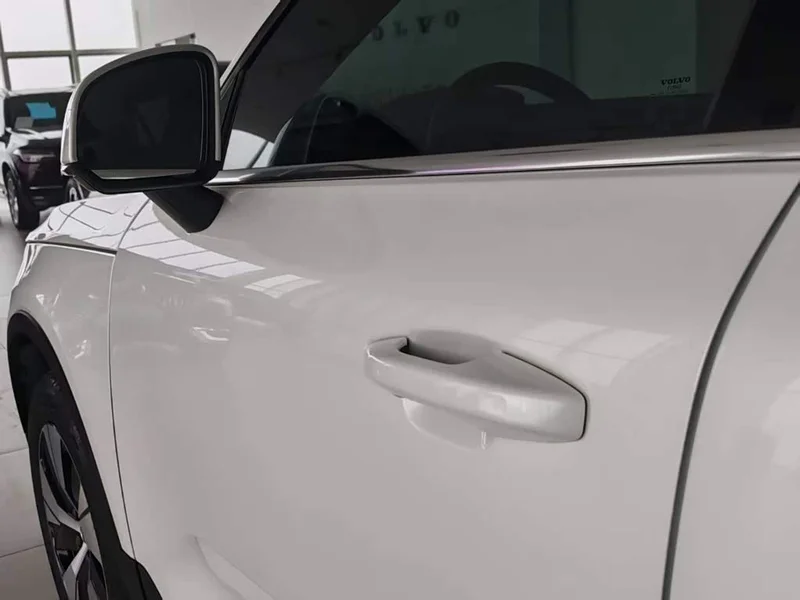 Volvo XC40 — фото 20