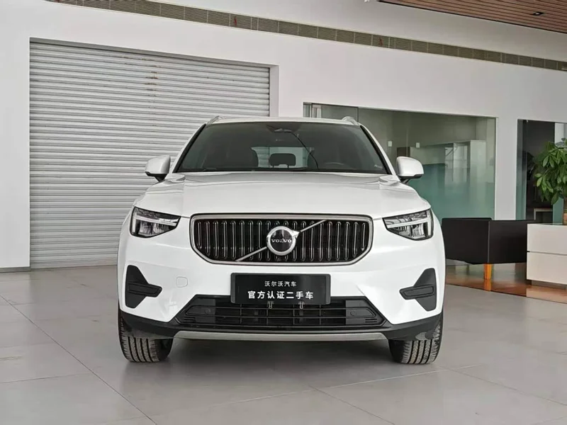 Volvo XC40 — фото 2